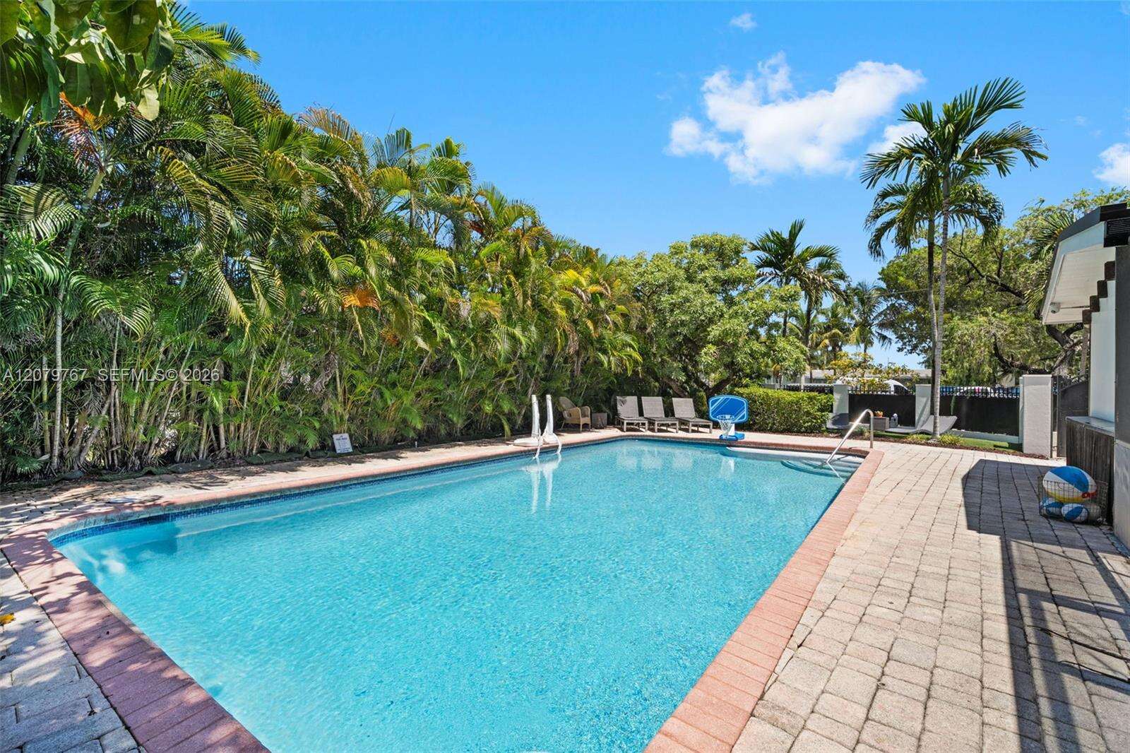 19860 24th Ct, Miami, FL 33180 - For Sale photo 27