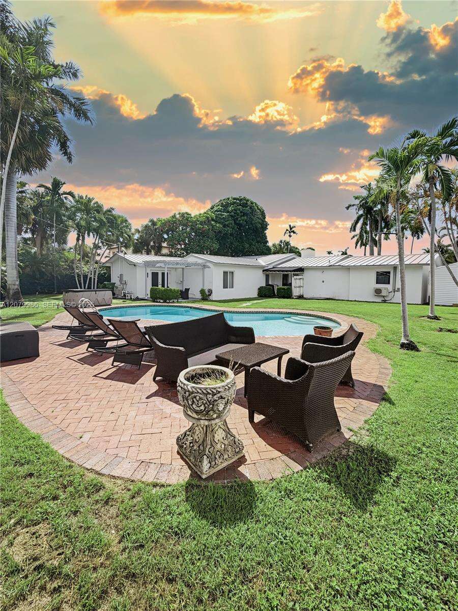 2421 13th St, Fort Lauderdale, FL 33304 - For Sale photo 4