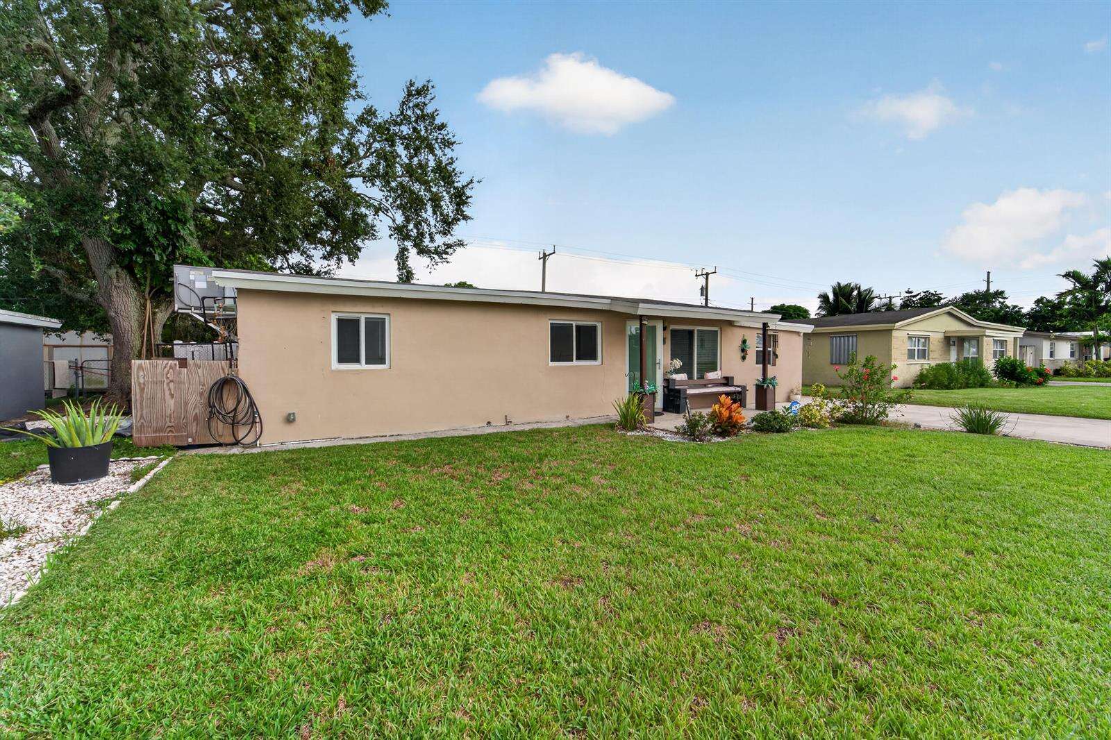 5900 Atlanta, Hollywood, FL 33021 - For Sale photo 2