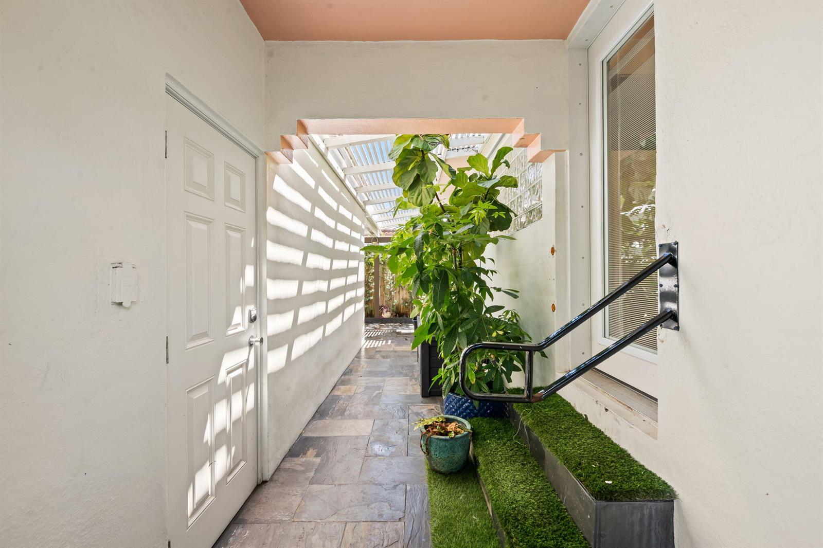 1555 Monroe, Hollywood, FL 33020 - For Sale photo 19