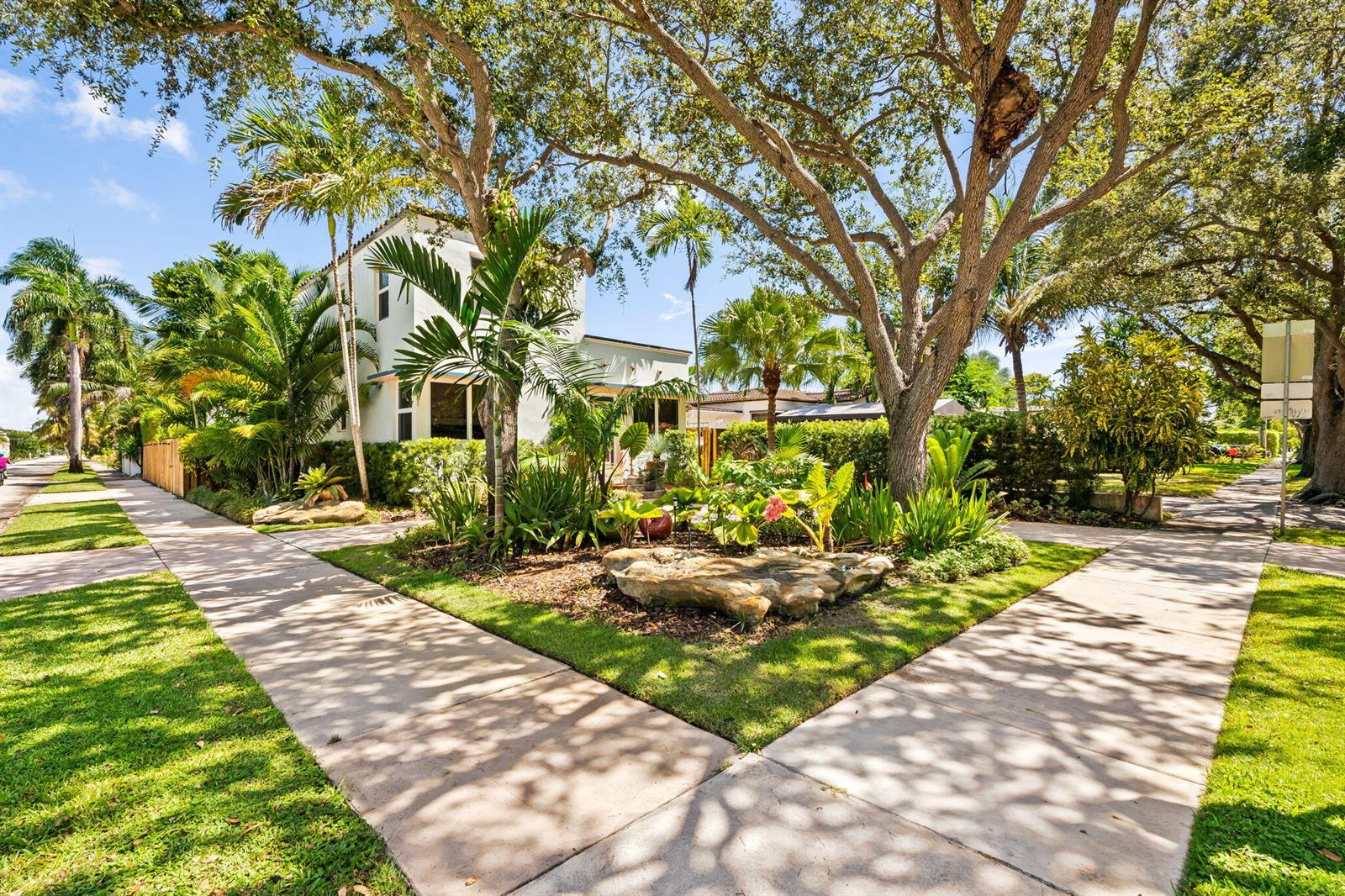 1555 Monroe, Hollywood, FL 33020 - For Sale photo 3