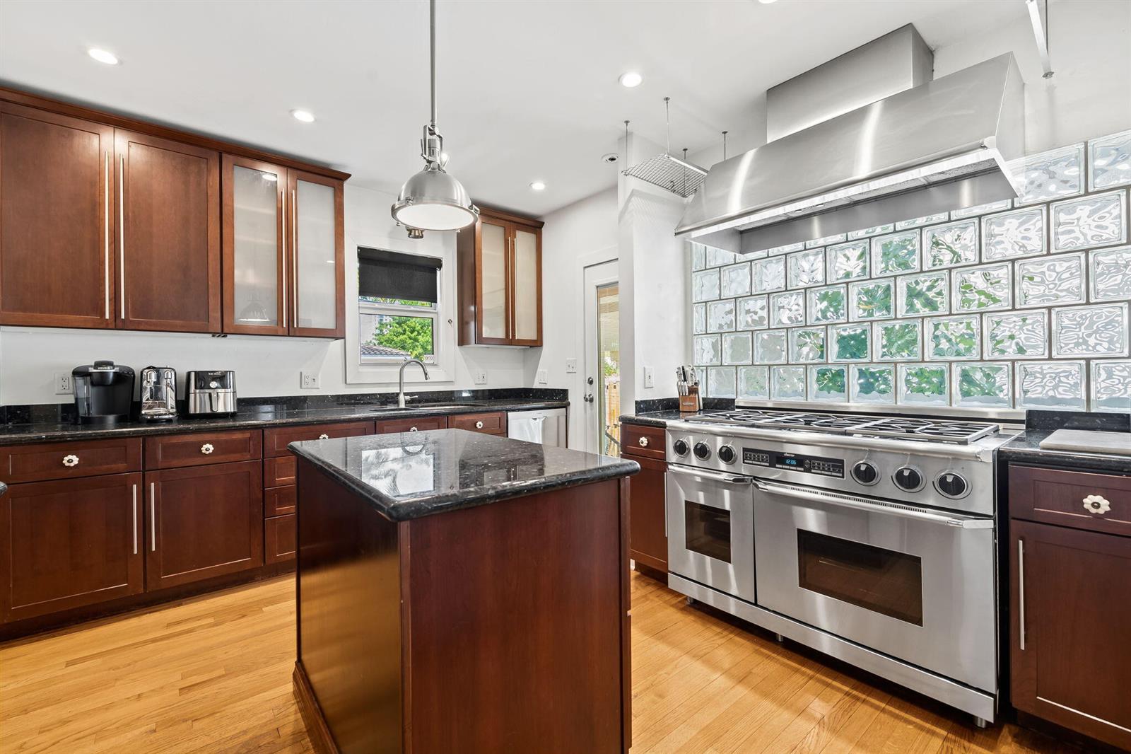 1555 Monroe, Hollywood, FL 33020 - For Sale photo 7