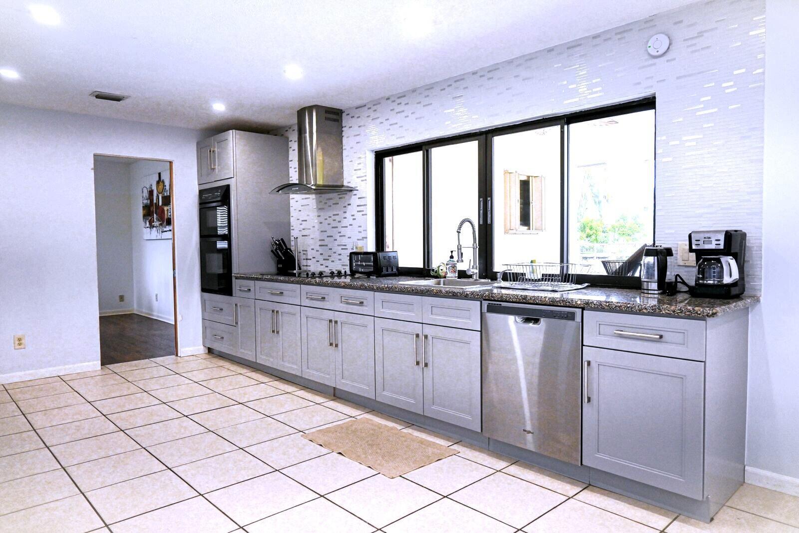 1104 Washington, Hollywood, FL 33019 - For Sale photo 6