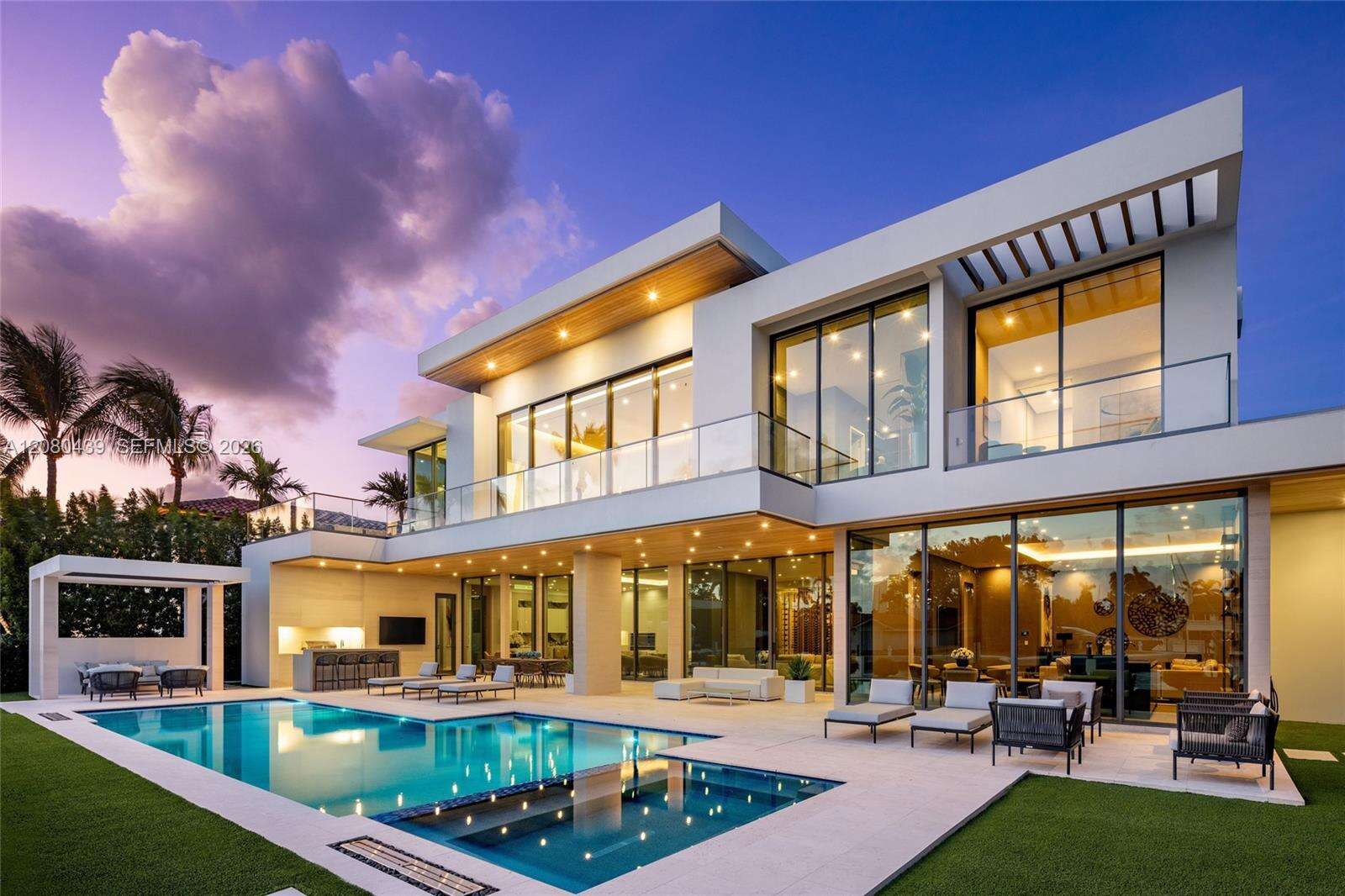2560 Del Lago Dr, Fort Lauderdale, FL 33316 - For Sale photo 2