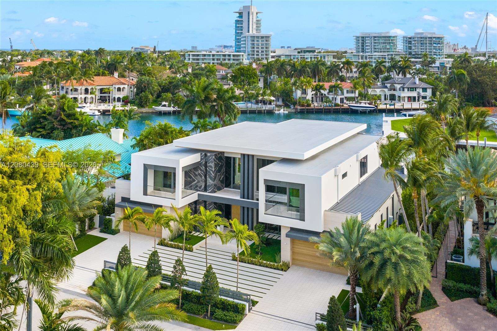2560 Del Lago Dr, Fort Lauderdale, FL 33316 - For Sale photo 4