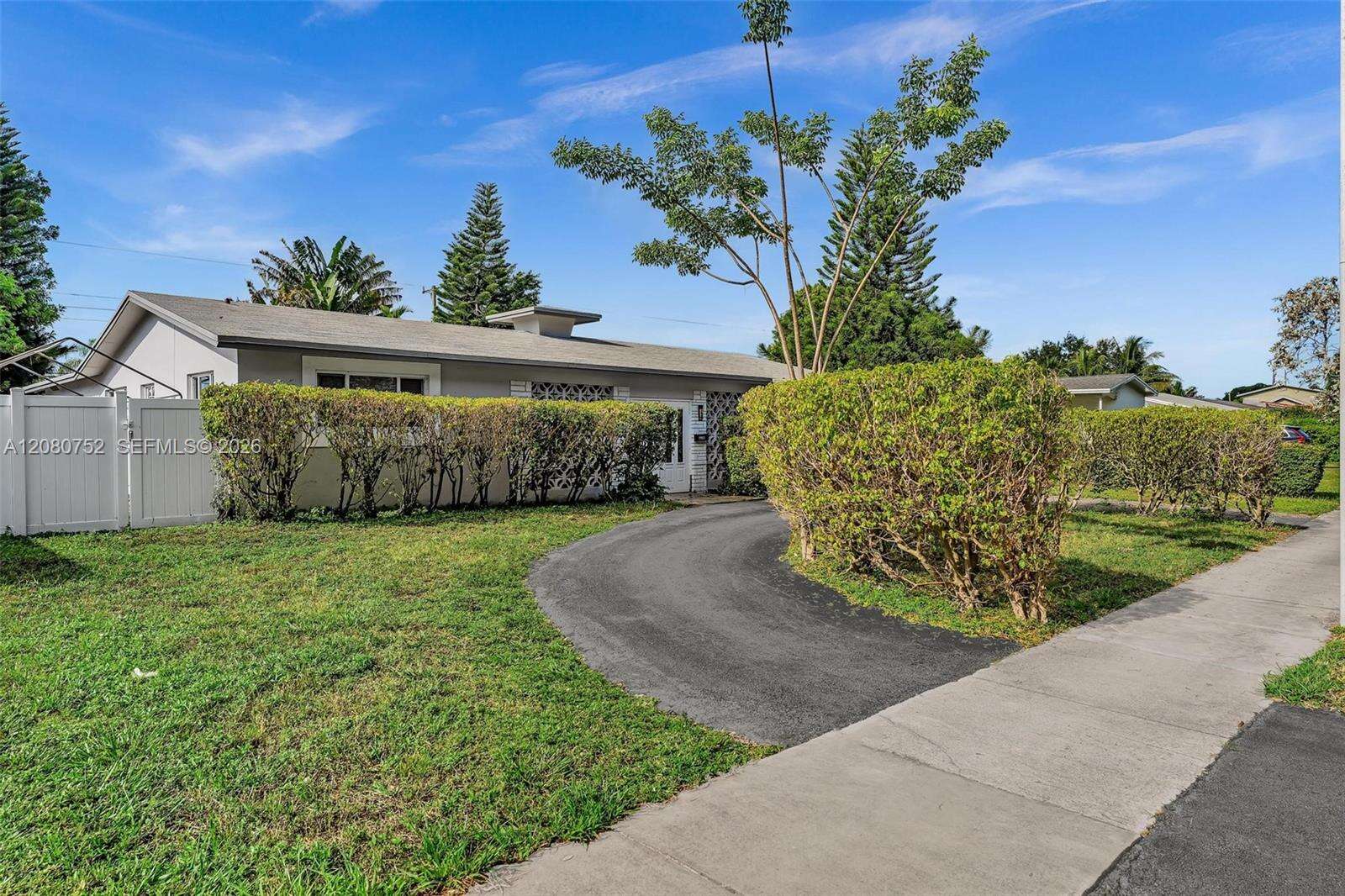 4810 Johnson St, Hollywood, FL 33021 - For Sale photo 2
