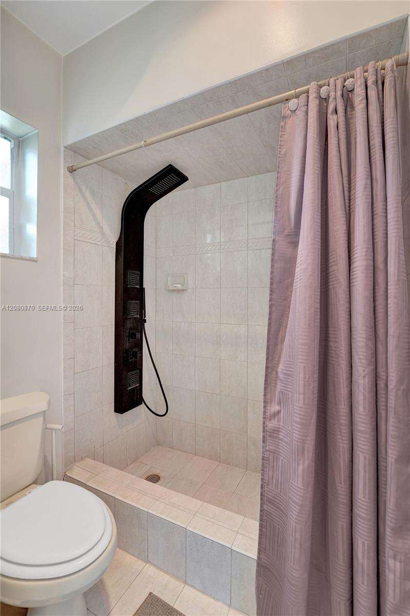 541 70th Ter, Hollywood, FL 33024 - For Sale photo 24