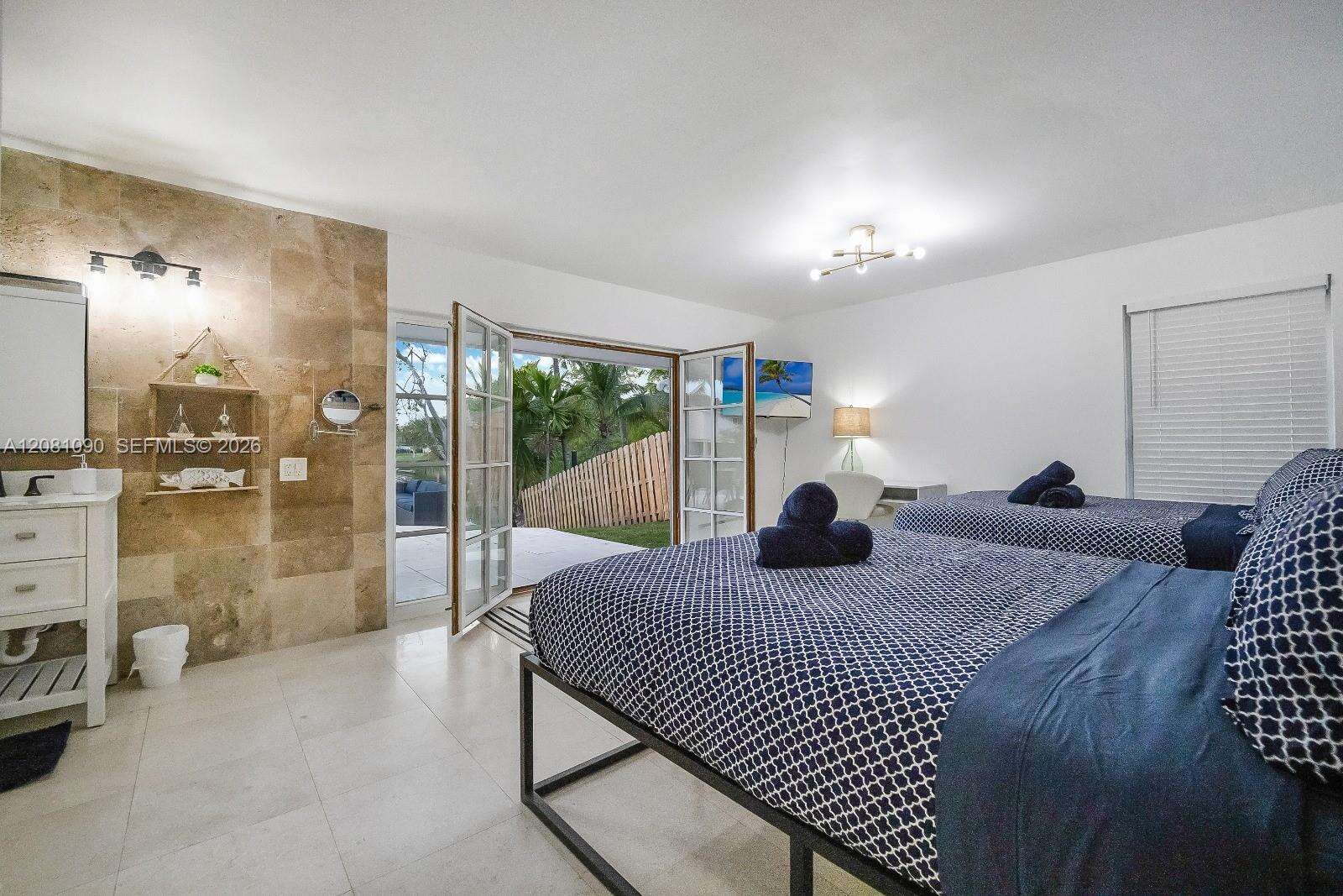 2286 215th St, Miami, FL 33180 - For Sale photo 18