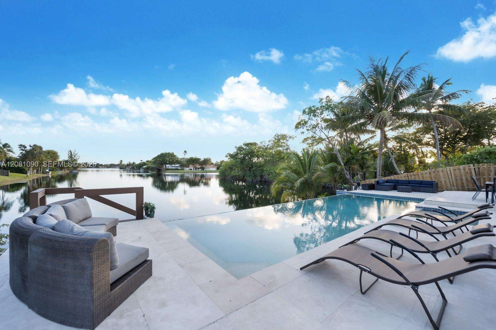 2286 215th St, Miami, FL 33180 - For Sale photo 27