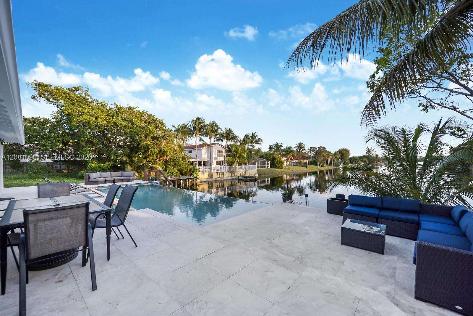 2286 215th St, Miami, FL 33180 - For Sale photo 28