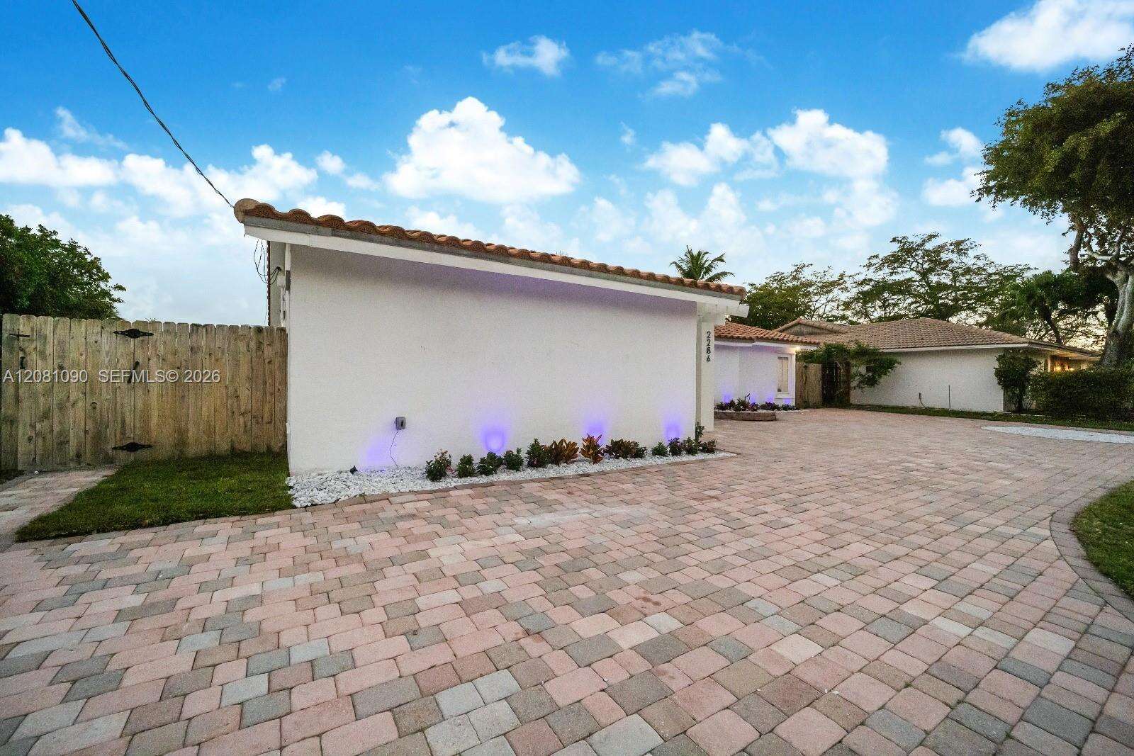 2286 215th St, Miami, FL 33180 - For Sale photo 33