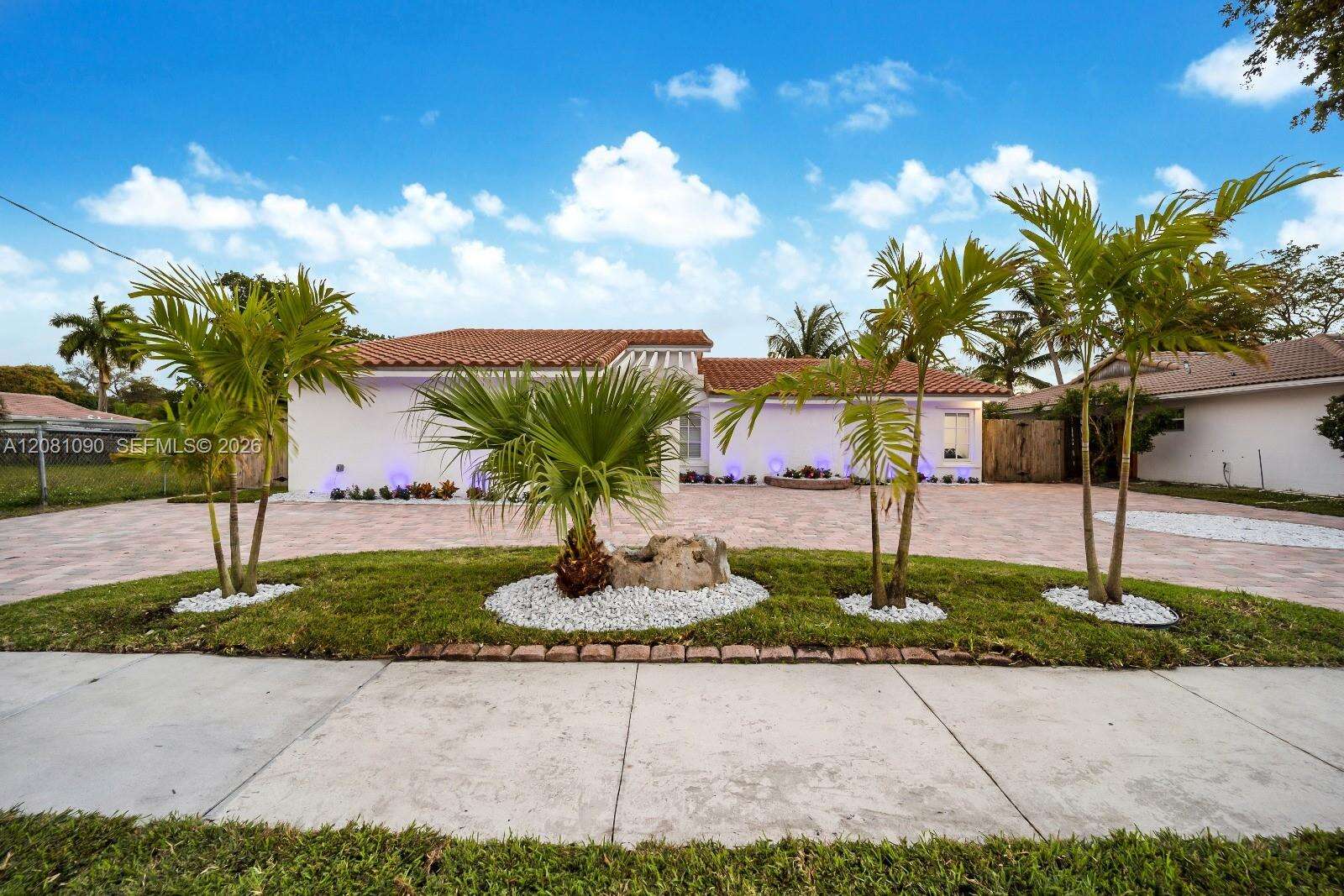 2286 215th St, Miami, FL 33180 - For Sale photo 34