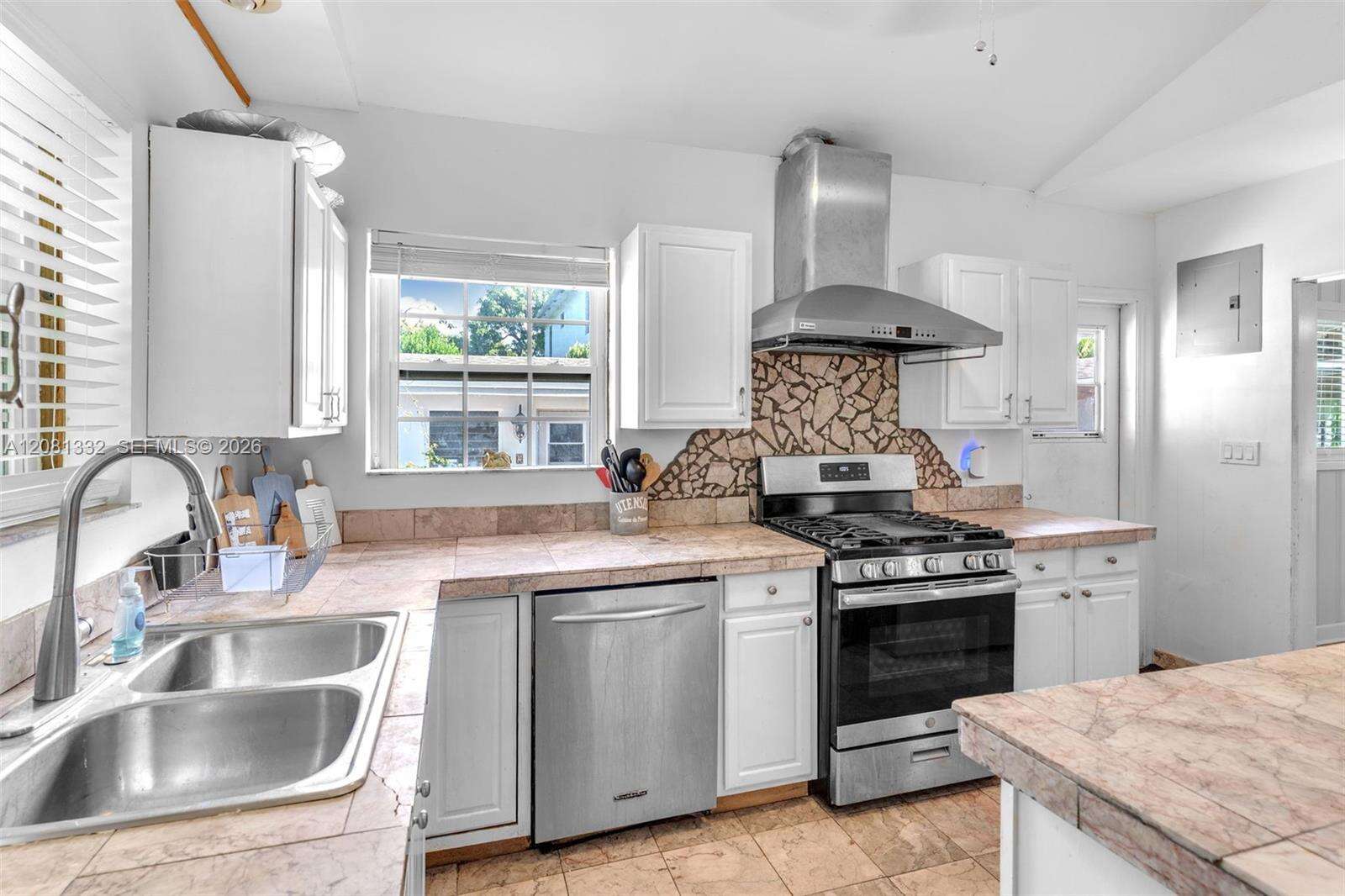 2407 Washington St, Hollywood, FL 33020 - For Sale photo 17