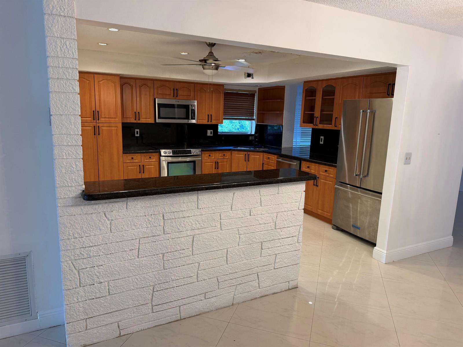 5501 Monroe, Hollywood, FL 33021 - For Sale photo 4