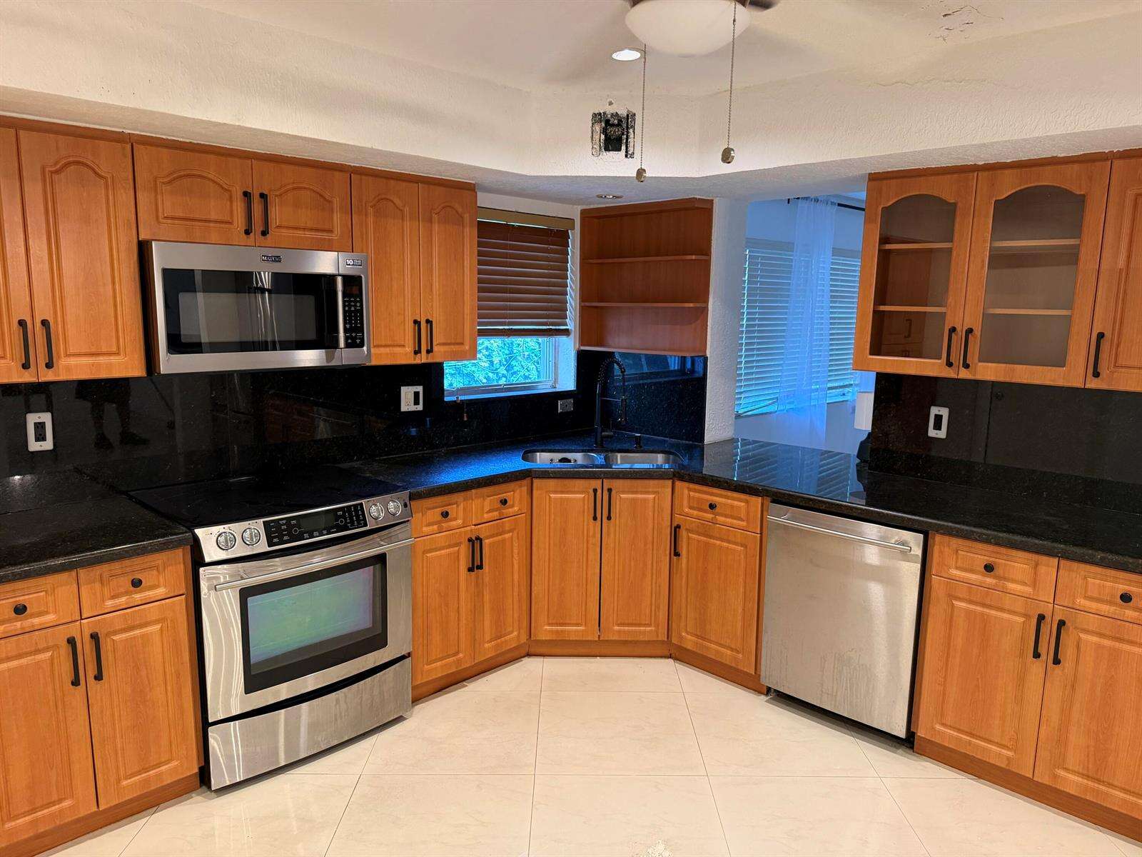 5501 Monroe, Hollywood, FL 33021 - For Sale photo 8