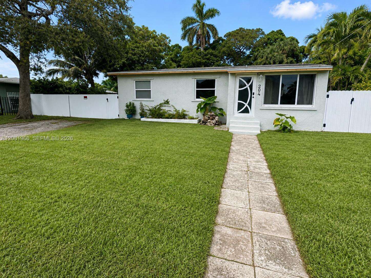 204 7th Ave, Hallandale Beach, FL 33009 - For Sale photo 1