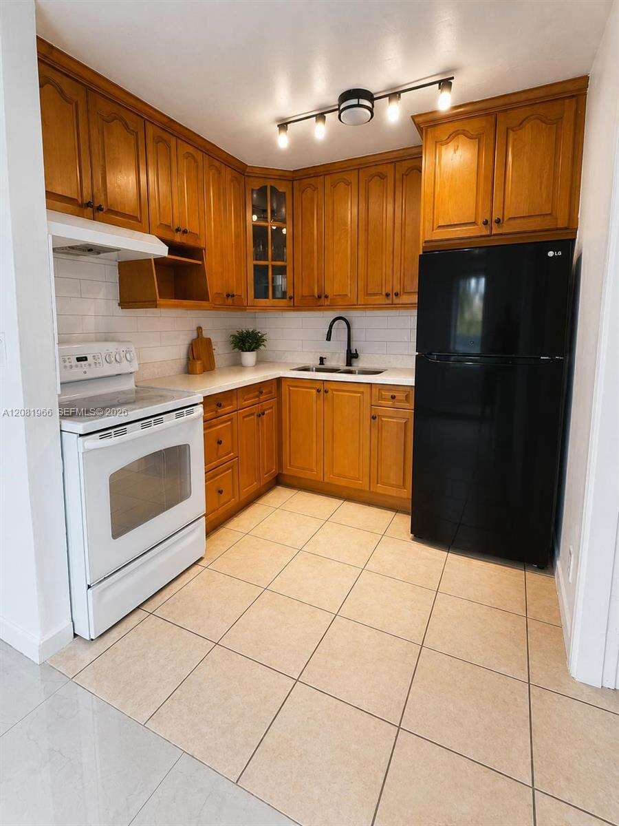 204 7th Ave, Hallandale Beach, FL 33009 - For Sale photo 6