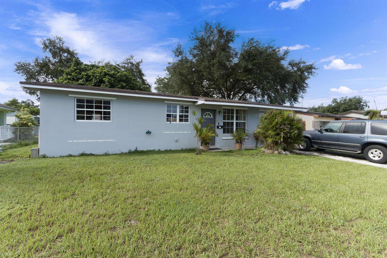 6714 Atlanta, Hollywood, FL 33024 - For Sale photo 3