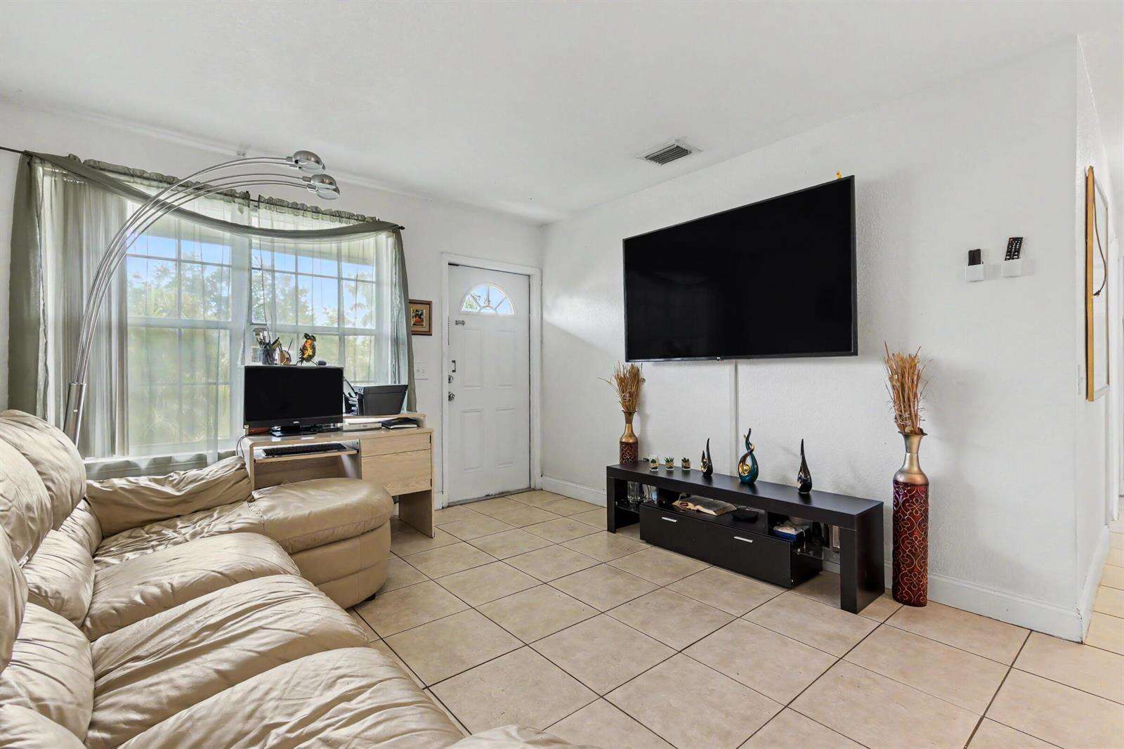 6714 Atlanta, Hollywood, FL 33024 - For Sale photo 5