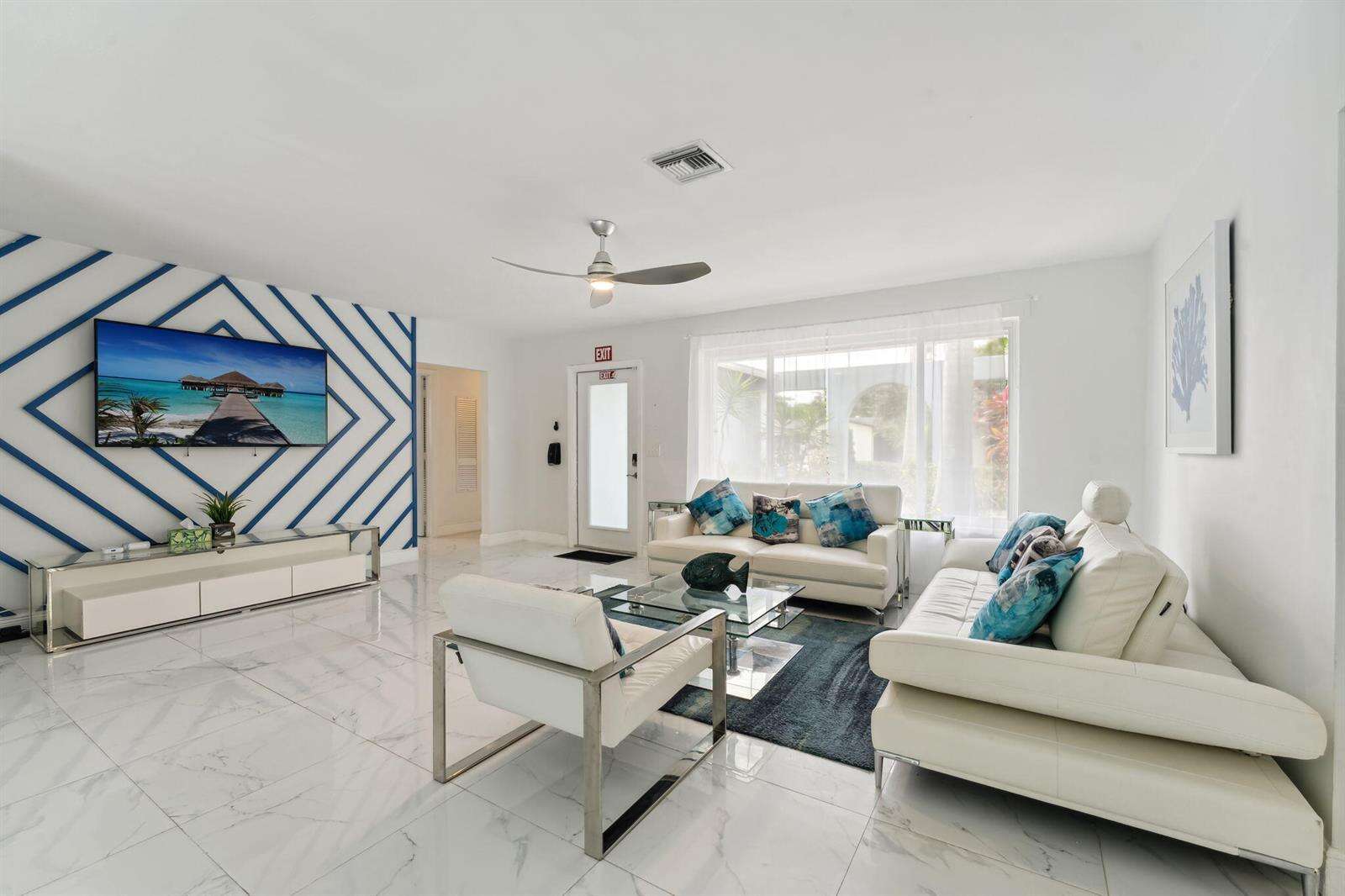 1243 Garfield, Hollywood, FL 33019 - For Sale photo 6