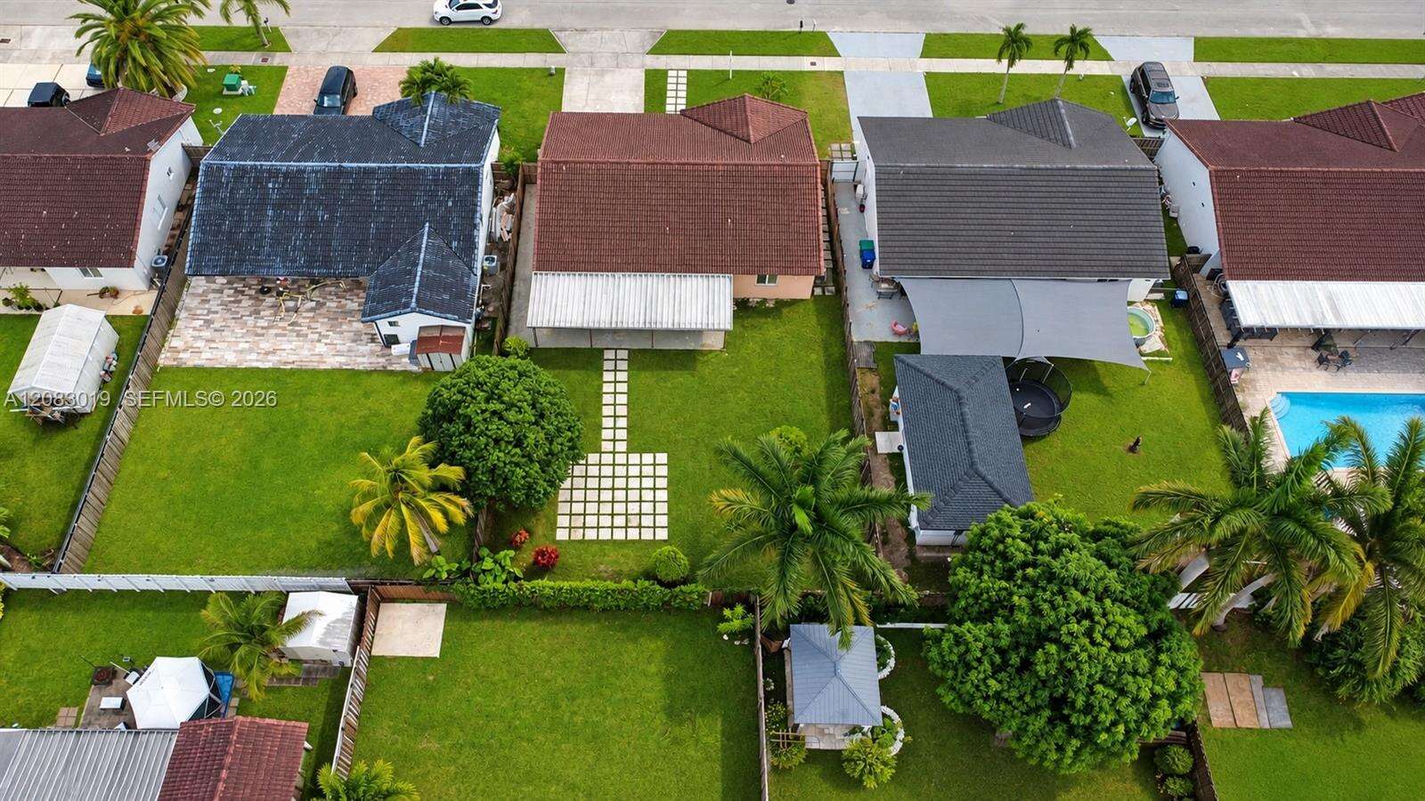 18045 154th Pl, Miami, FL 33187 - For Sale photo 3