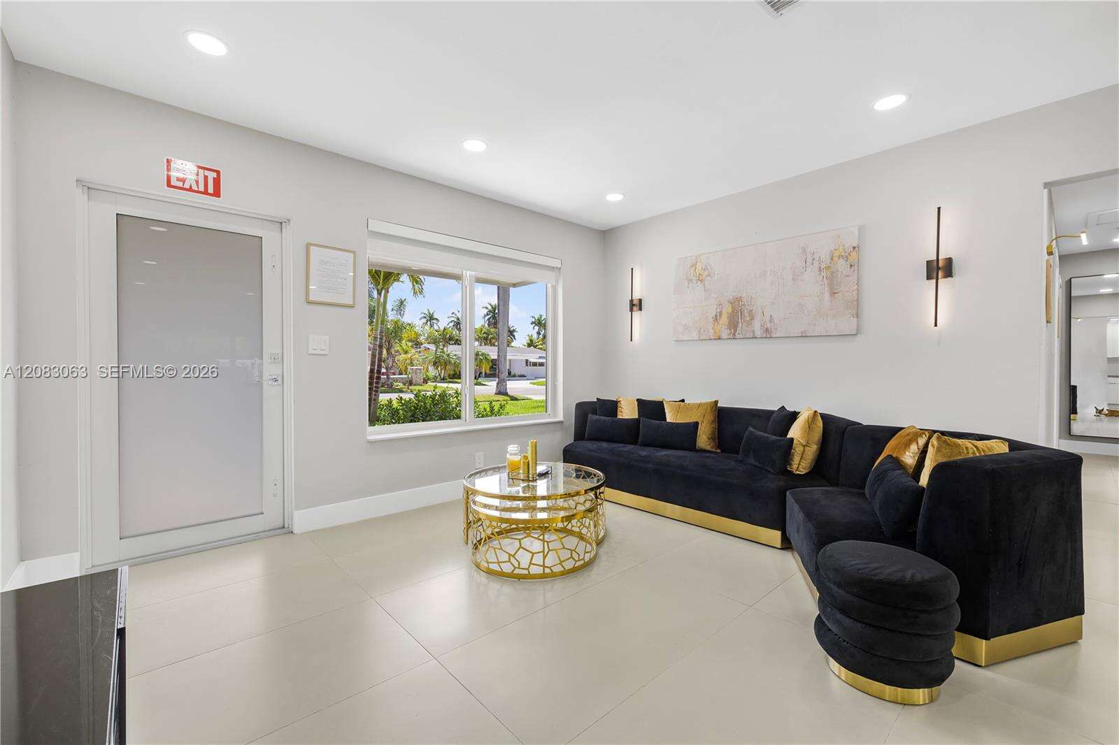 1104 13th Ter, Hollywood, FL 33019 - For Sale photo 5