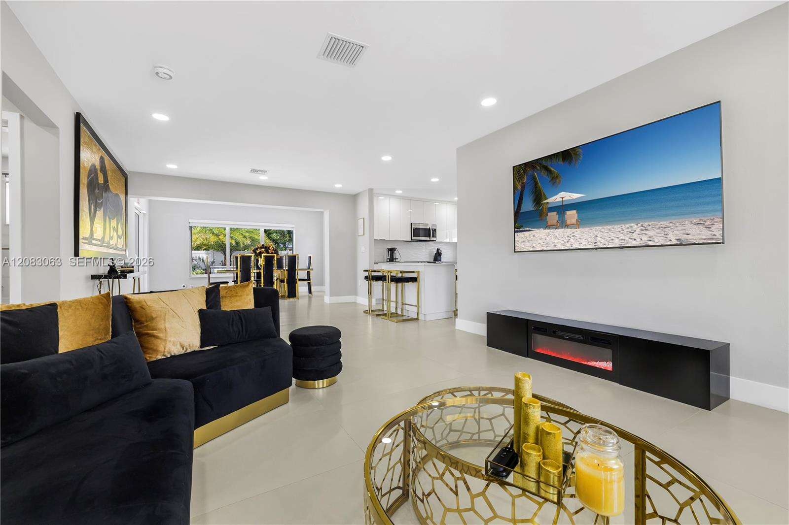 1104 13th Ter, Hollywood, FL 33019 - For Sale photo 6