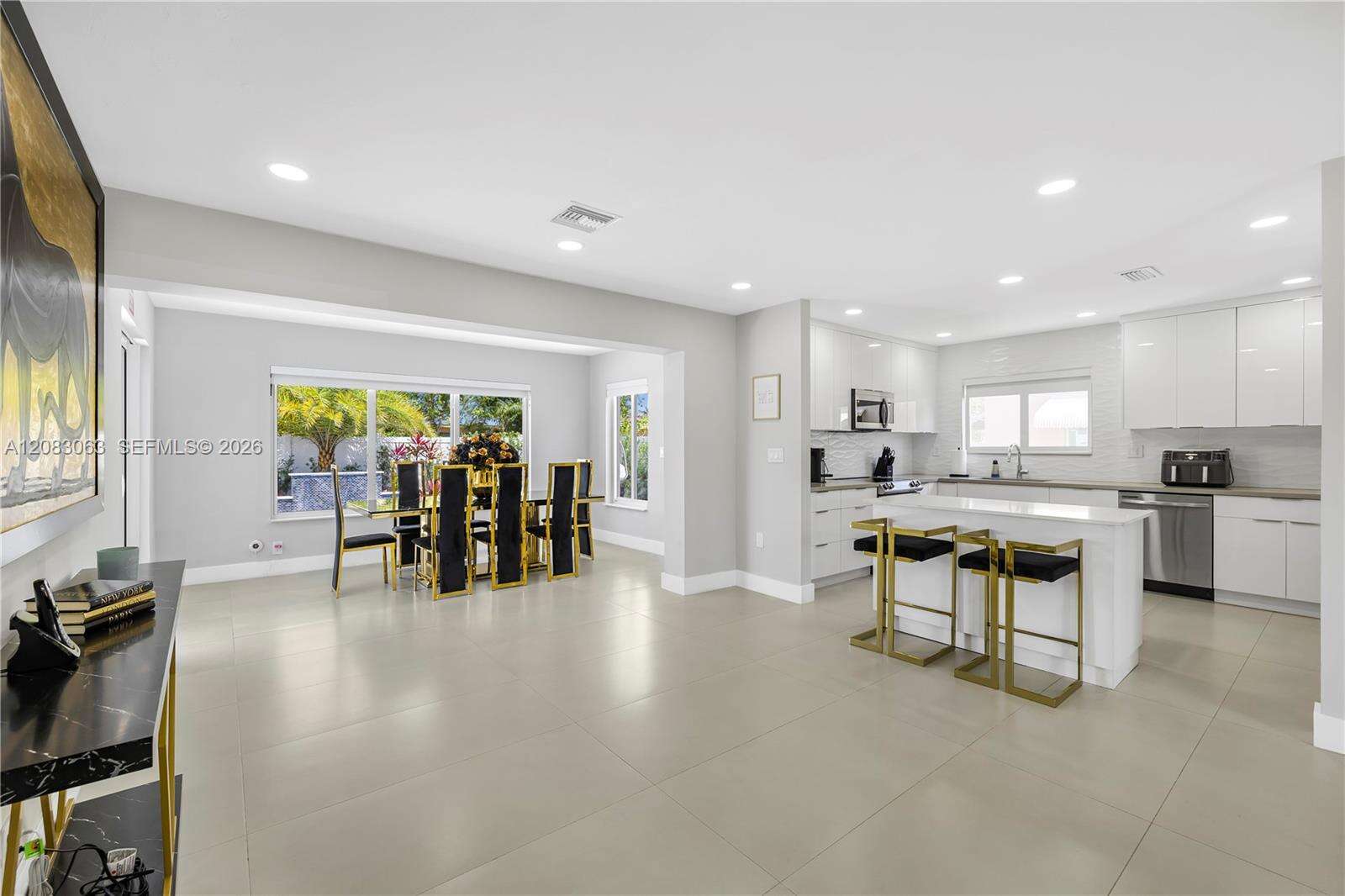1104 13th Ter, Hollywood, FL 33019 - For Sale photo 7