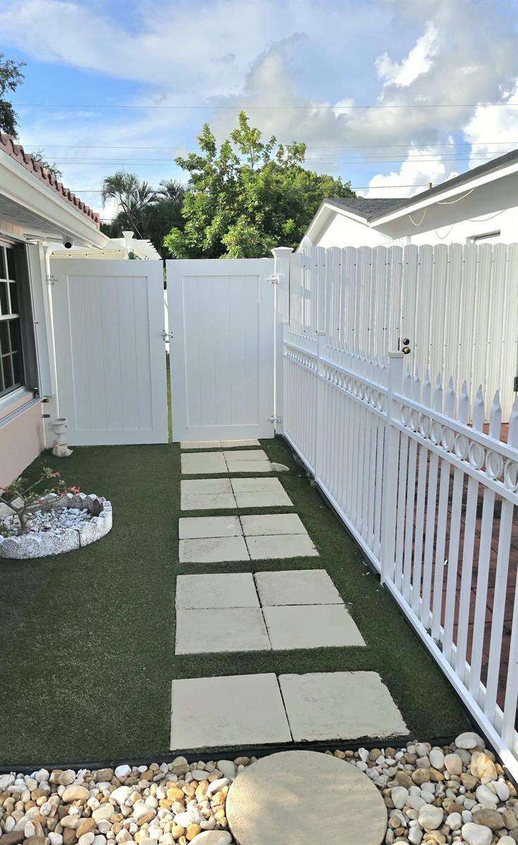 6521 Harding, Hollywood, FL 33024 - For Sale photo 19