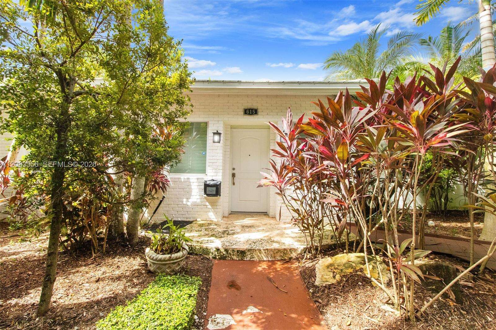 615 Santurce Ave, Coral Gables, FL 33143 - For Sale photo 2