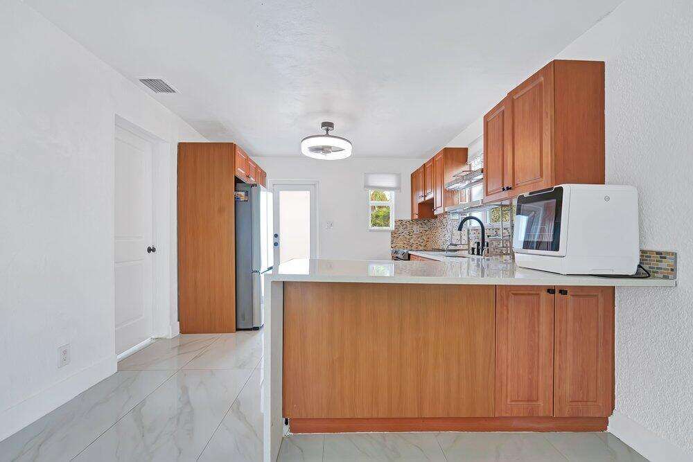 2220 Hope, Hollywood, FL 33020 - For Sale photo 4