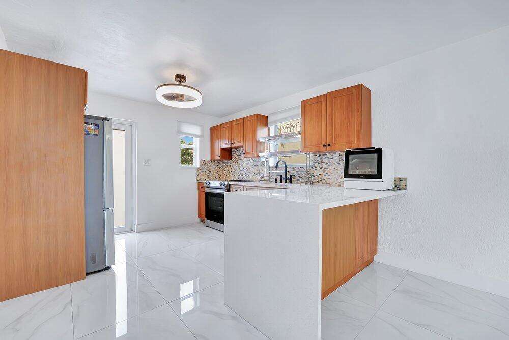 2220 Hope, Hollywood, FL 33020 - For Sale photo 5