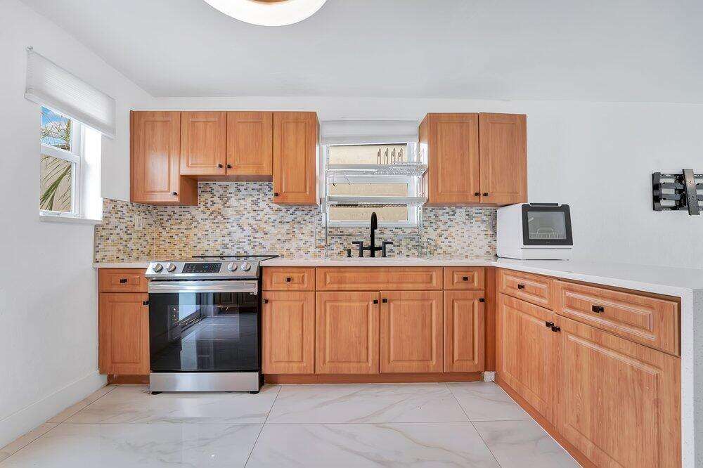 2220 Hope, Hollywood, FL 33020 - For Sale photo 6