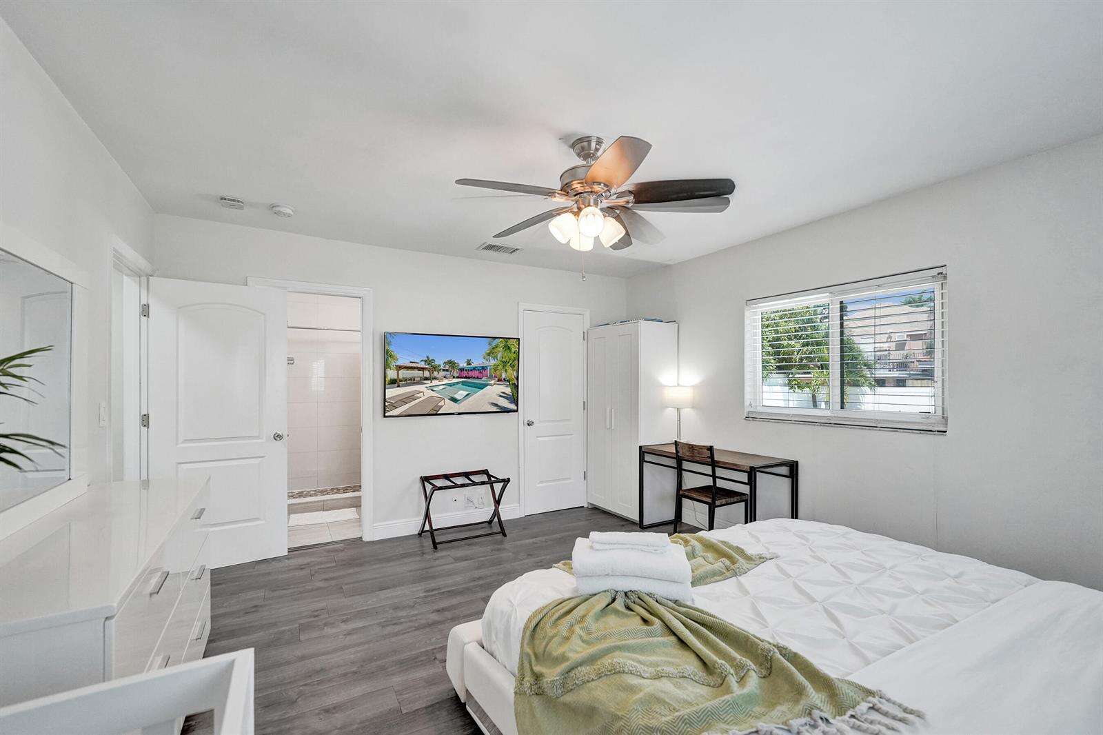 1535 Hollywood, Hollywood, FL 33020 - For Sale photo 13