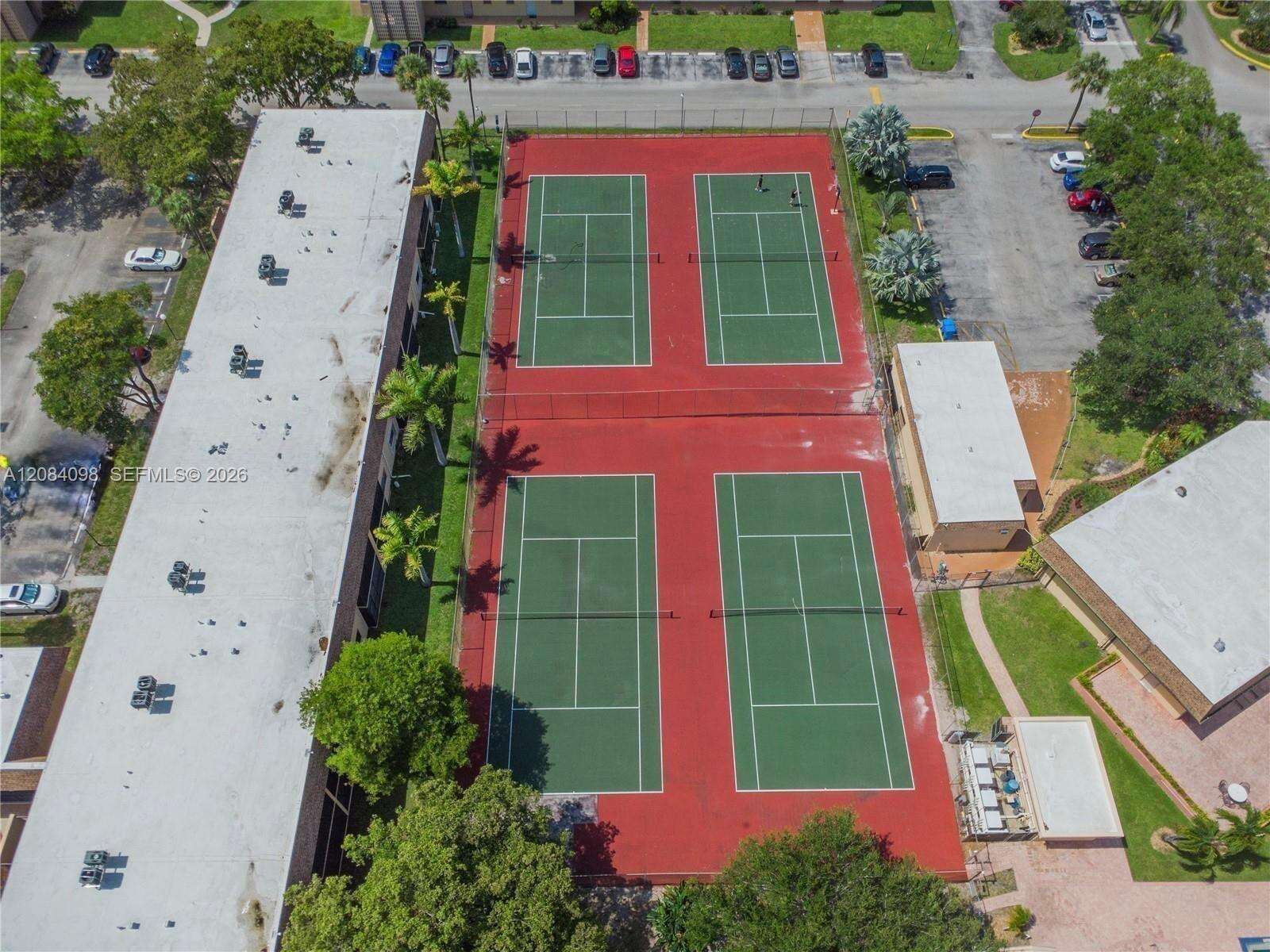 332 Briarwood Cir, Hollywood, FL 33024 - For Sale photo 23