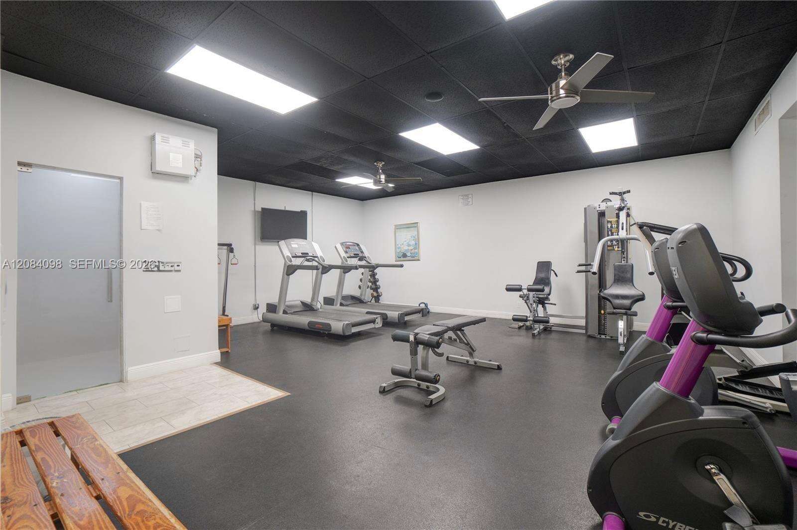 332 Briarwood Cir, Hollywood, FL 33024 - For Sale photo 25