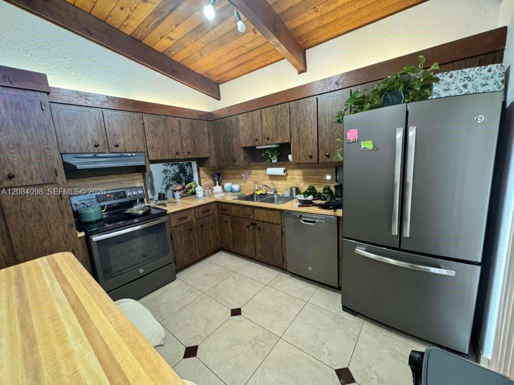 332 Briarwood Cir, Hollywood, FL 33024 - For Sale photo 7