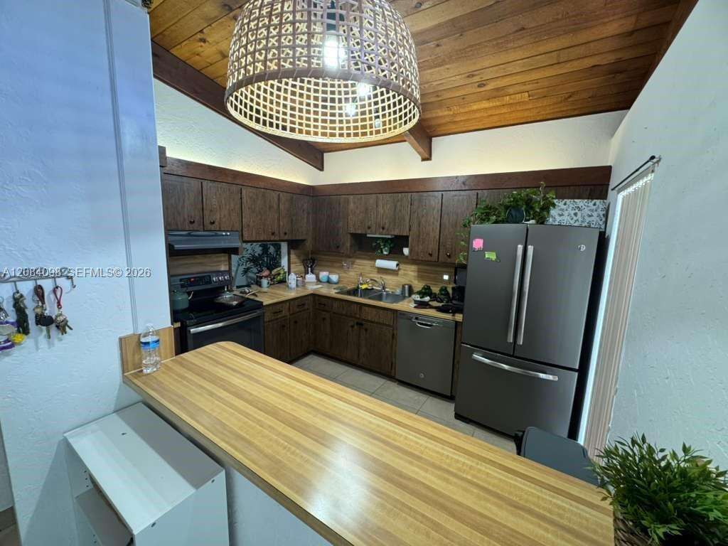 332 Briarwood Cir, Hollywood, FL 33024 - For Sale photo 8