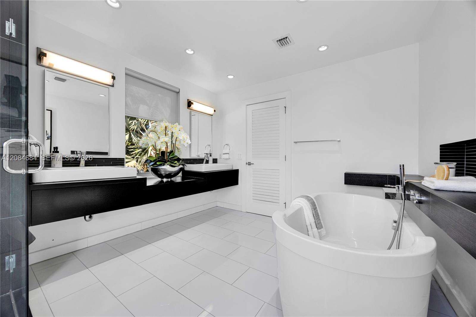 101 21st Rd, Miami, FL 33129 - For Sale photo 14