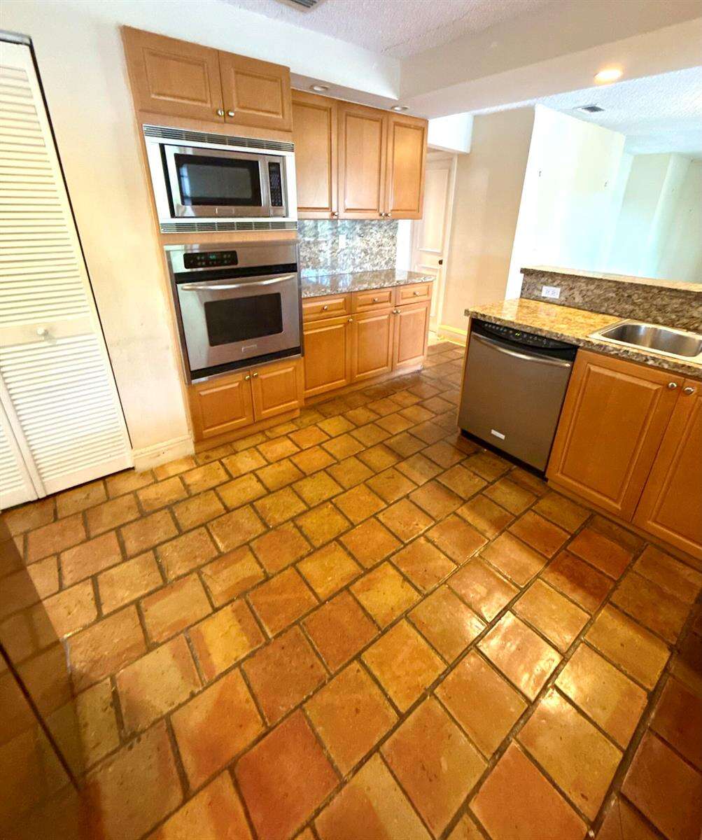 2390 199th, Aventura, FL 33180 - For Sale photo 31