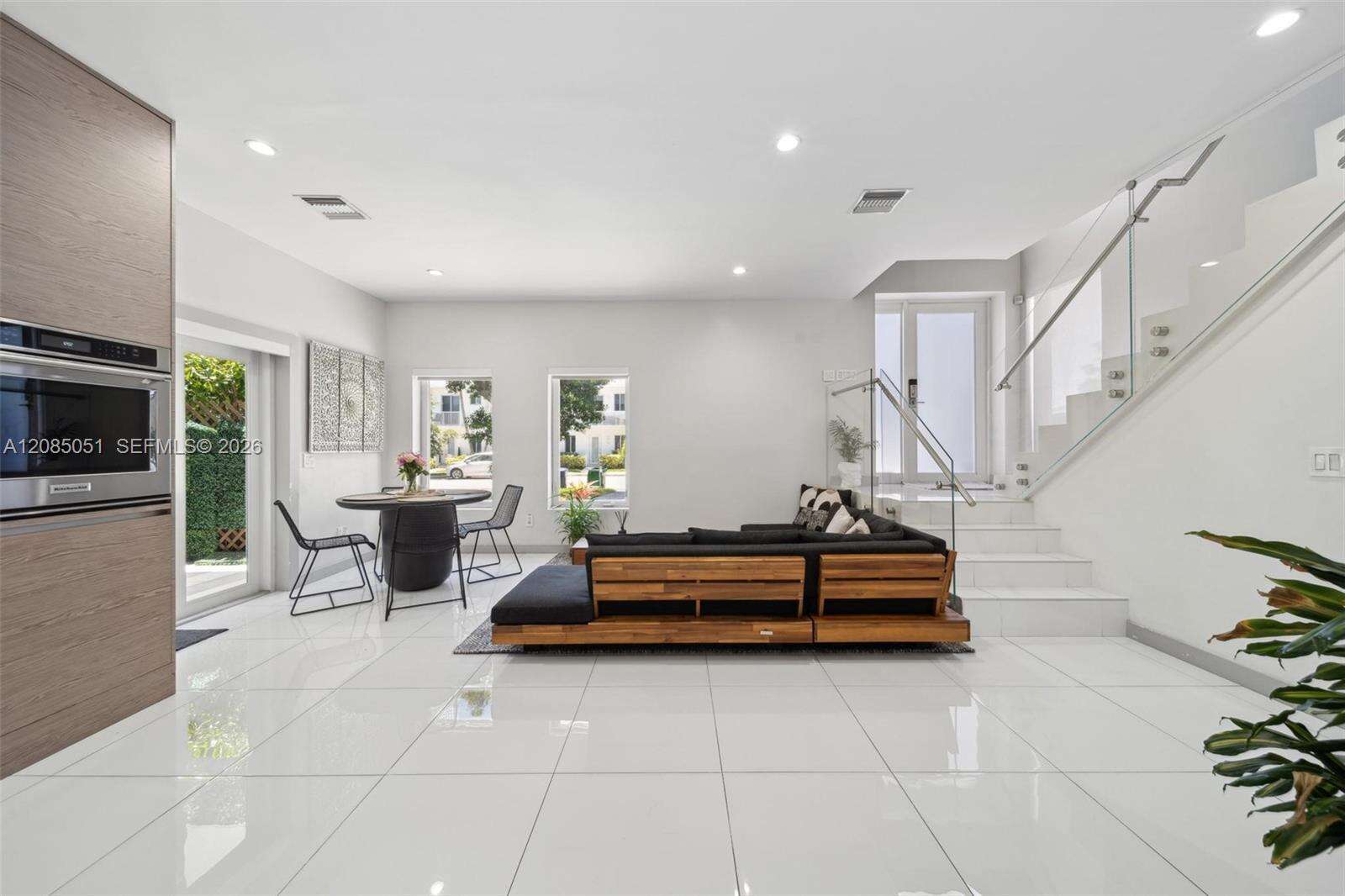 2615 213th St, Miami, FL 33180 - For Sale photo 1