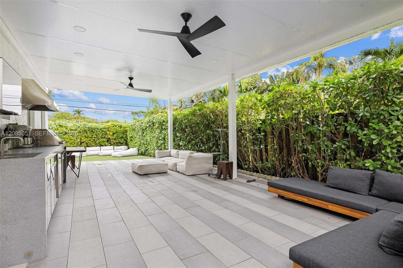 2615 213th St, Miami, FL 33180 - For Sale photo 21