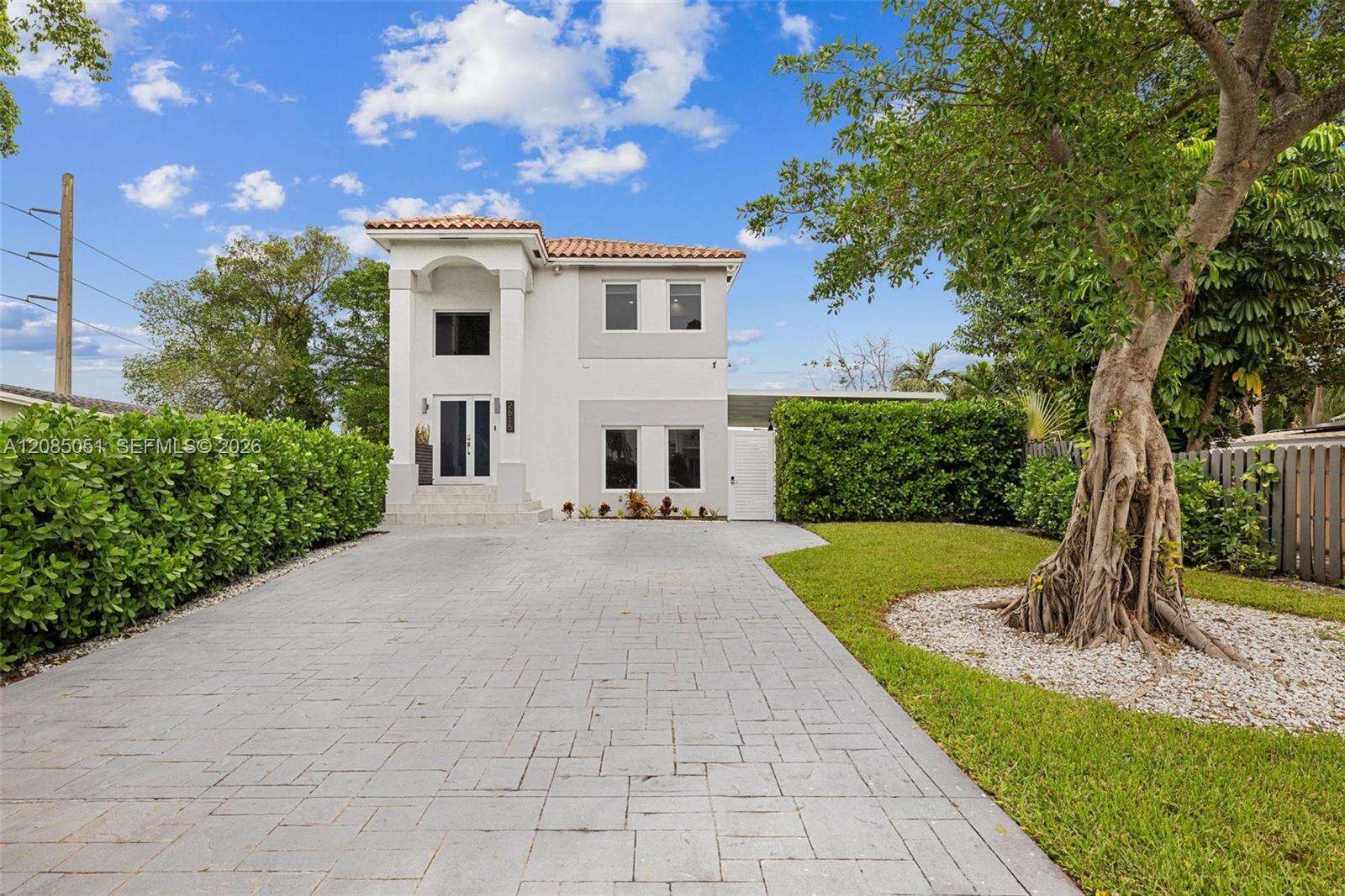 2615 213th St, Miami, FL 33180 - For Sale photo 25