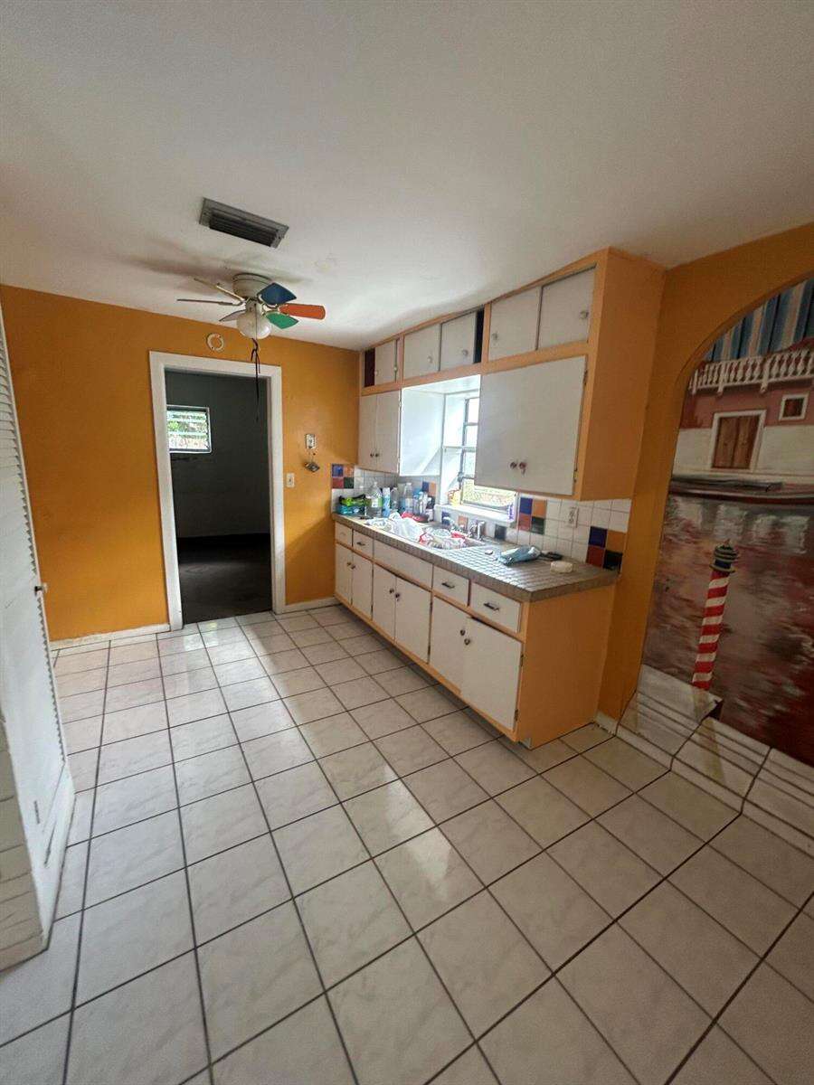 6831 Scott, Hollywood, FL 33024 - For Sale photo 4