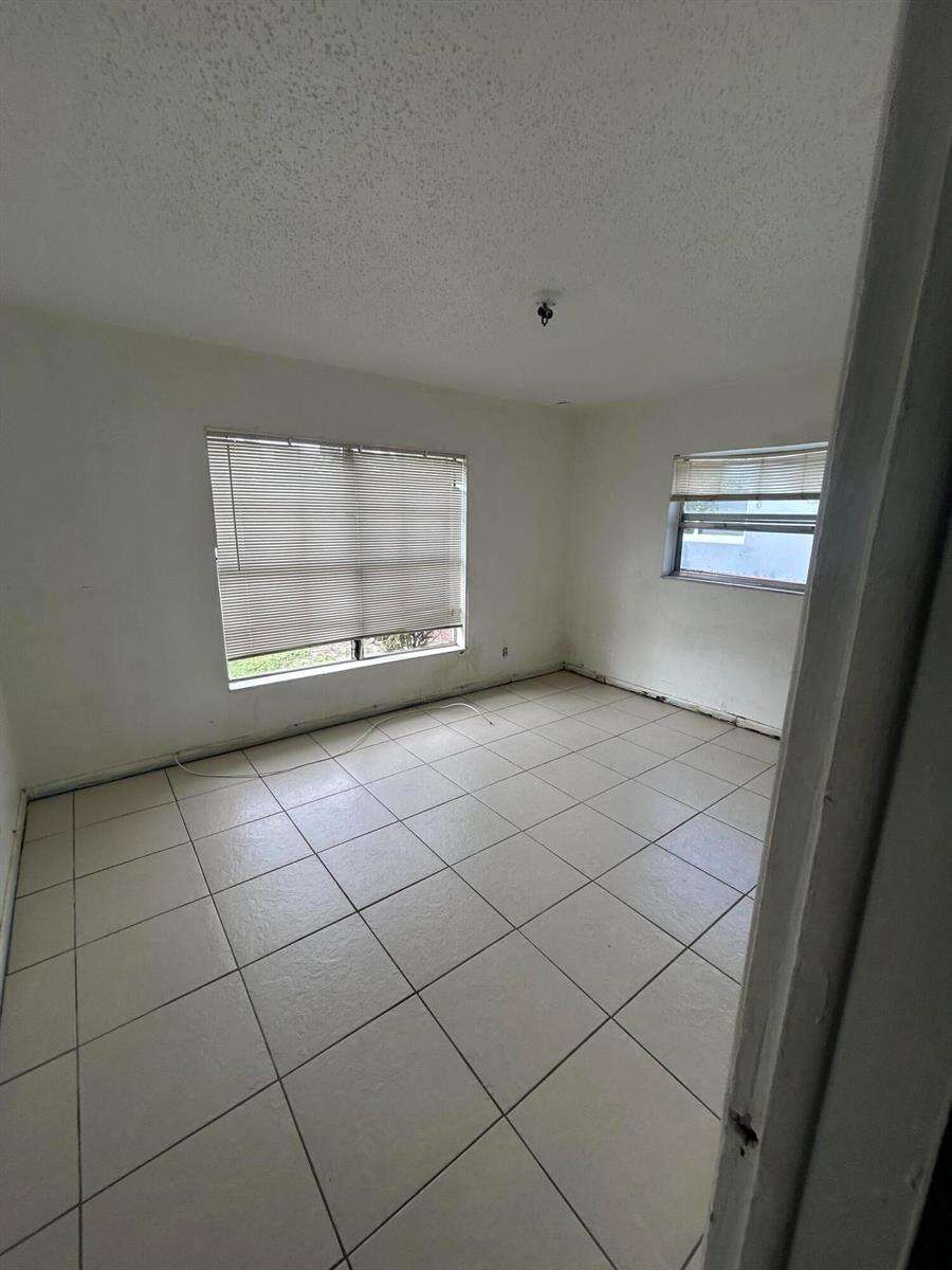 6831 Scott, Hollywood, FL 33024 - For Sale photo 6