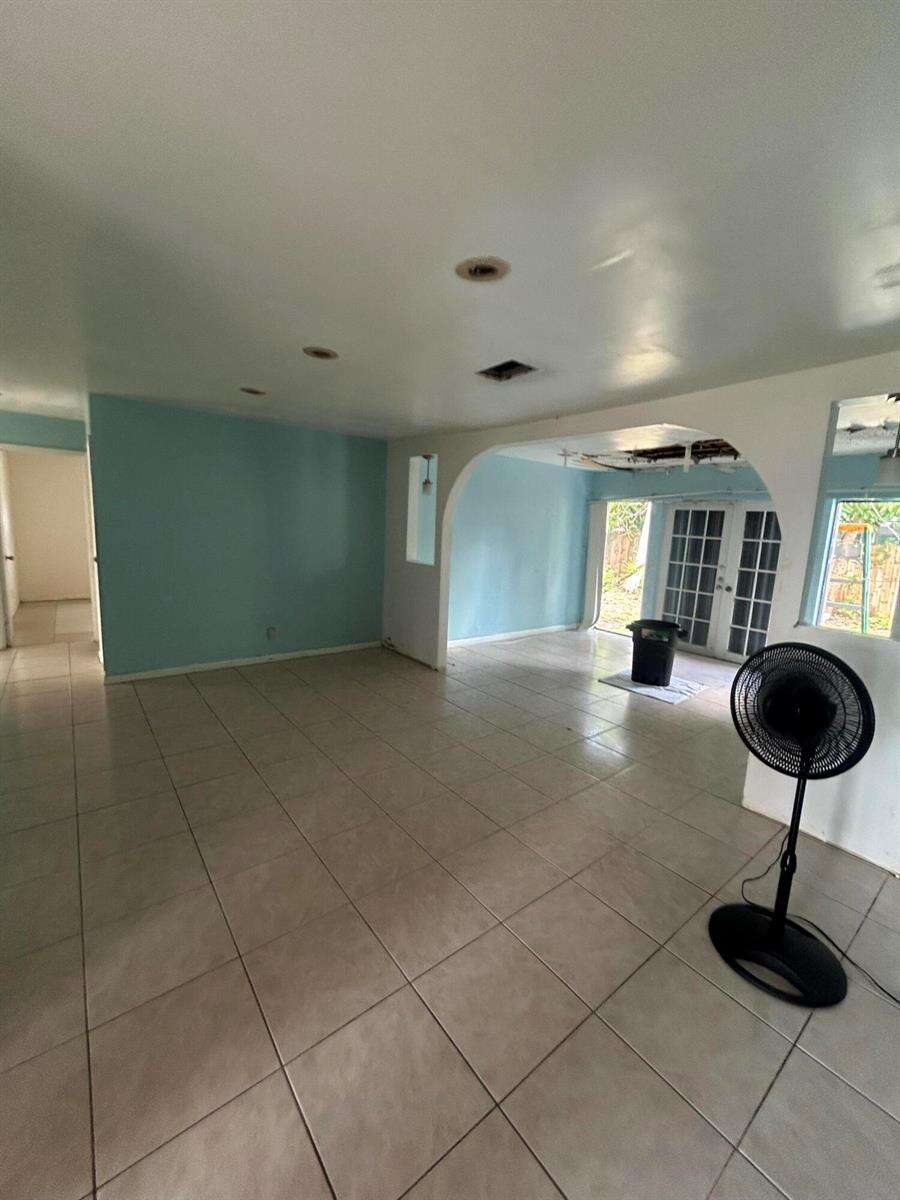 6831 Scott, Hollywood, FL 33024 - For Sale photo 7