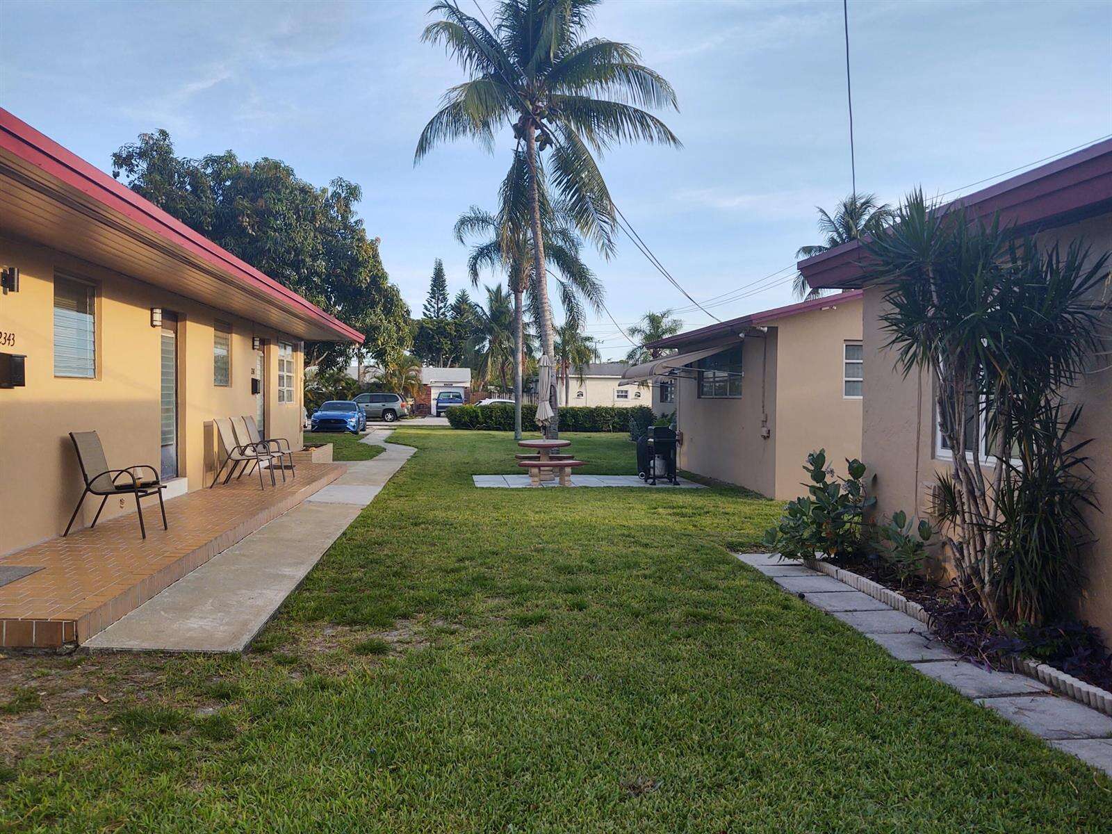 2347 Harding, Hollywood, FL 33020 - For Sale photo 3