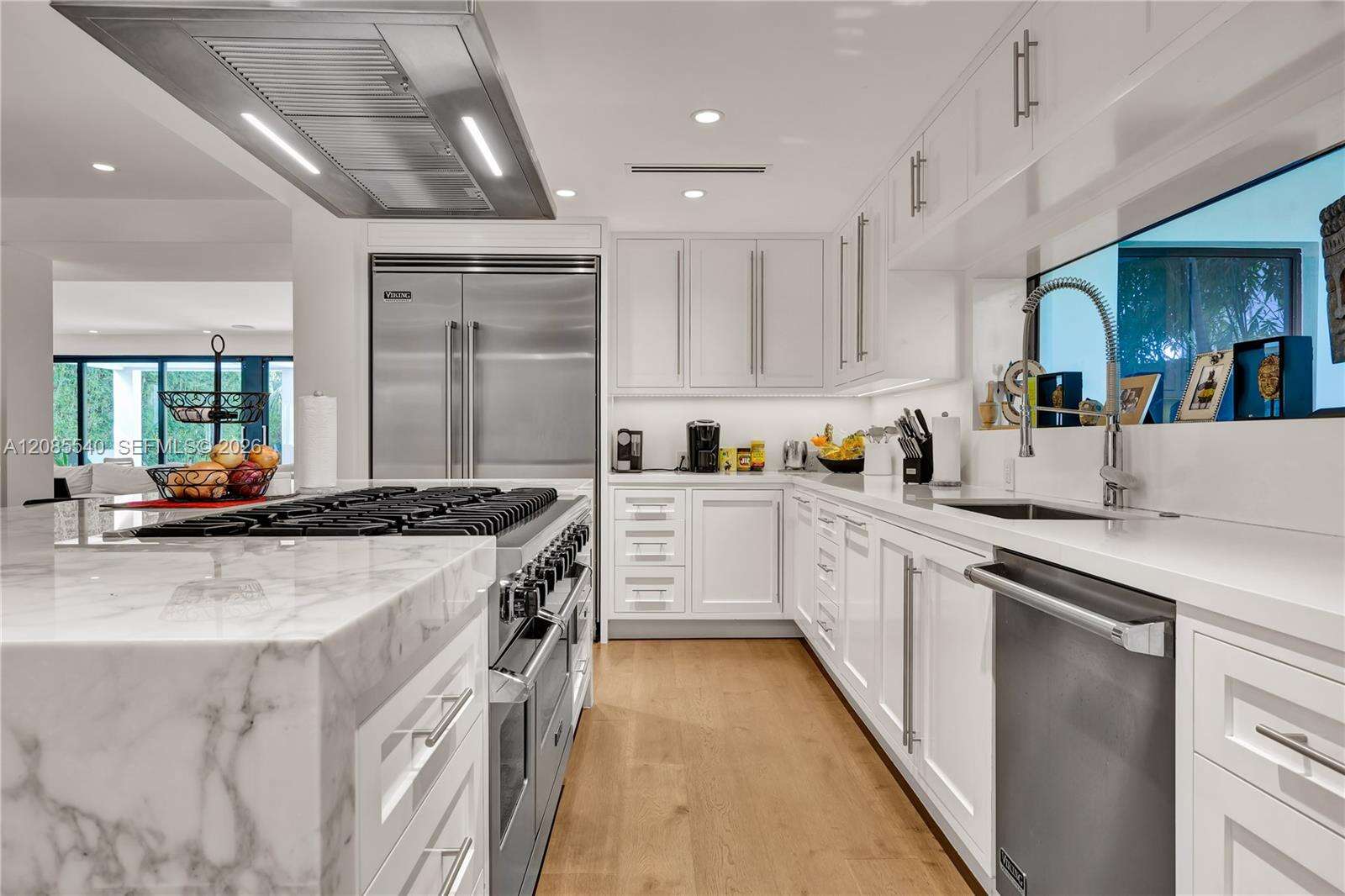 2802 Prairie Ave, Miami Beach, FL 33140 - For Sale photo 2