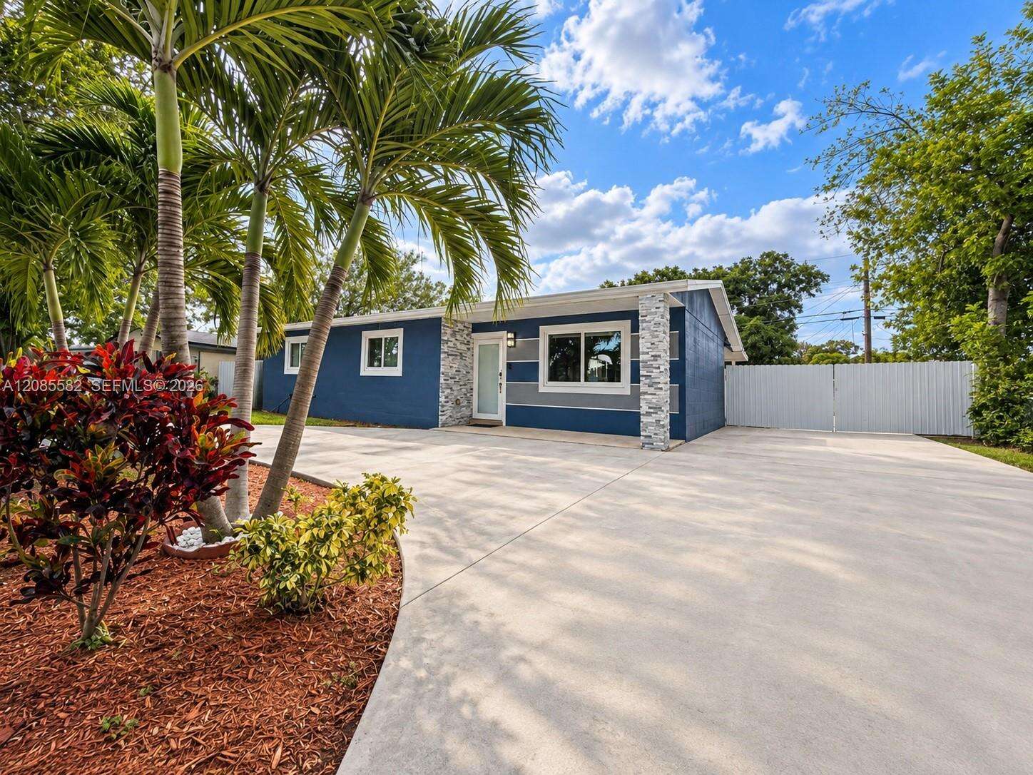 240 68th Ave, Hollywood, FL 33024 - For Sale photo 2