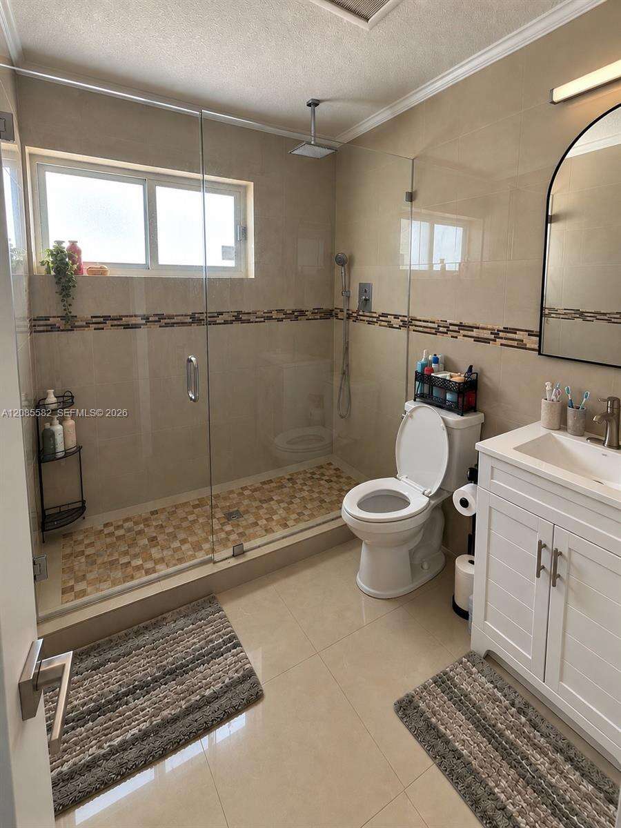 240 68th Ave, Hollywood, FL 33024 - For Sale photo 14